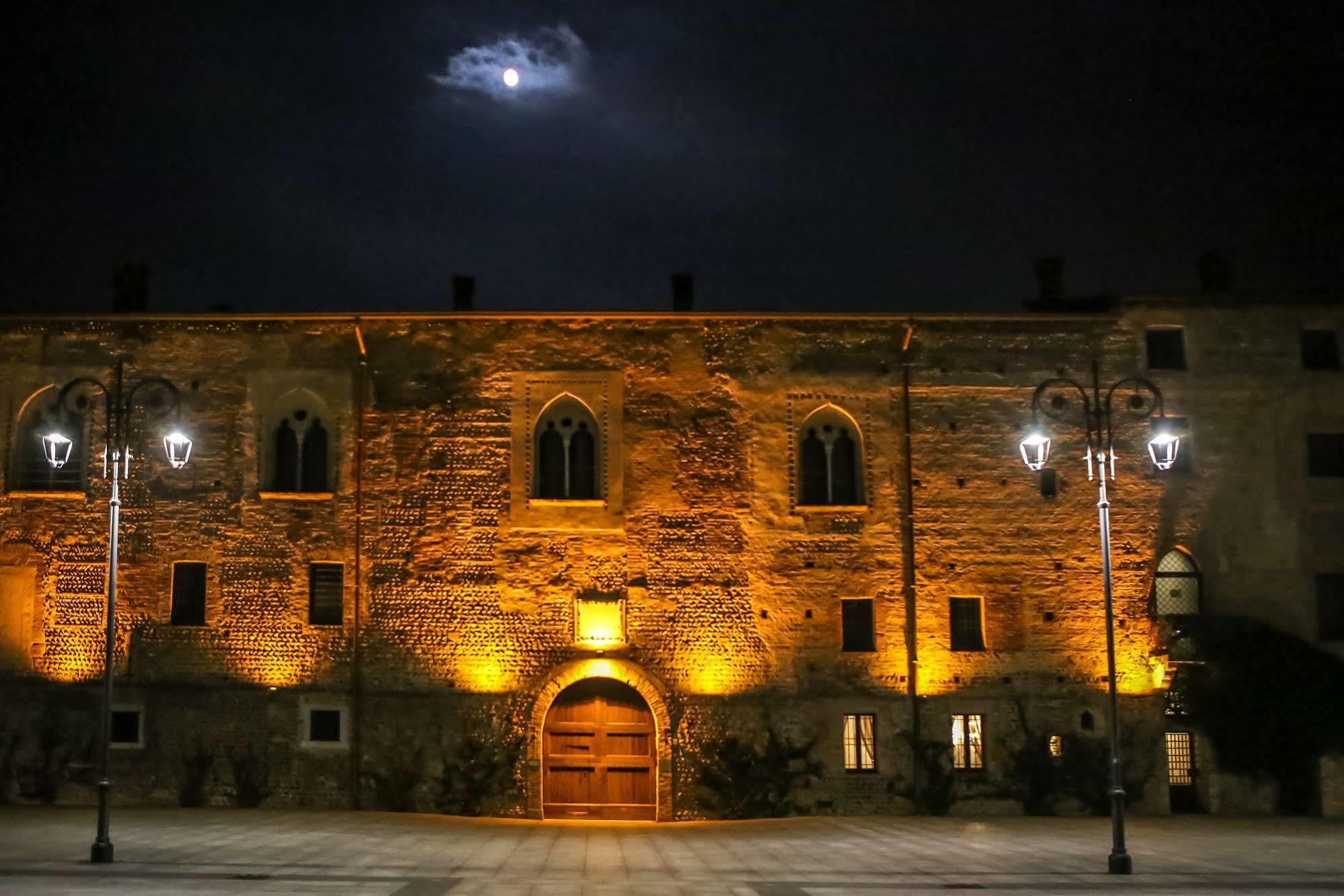 Castello Visconteo Ξενοδοχείο Cassano dʼAdda Εξωτερικό φωτογραφία