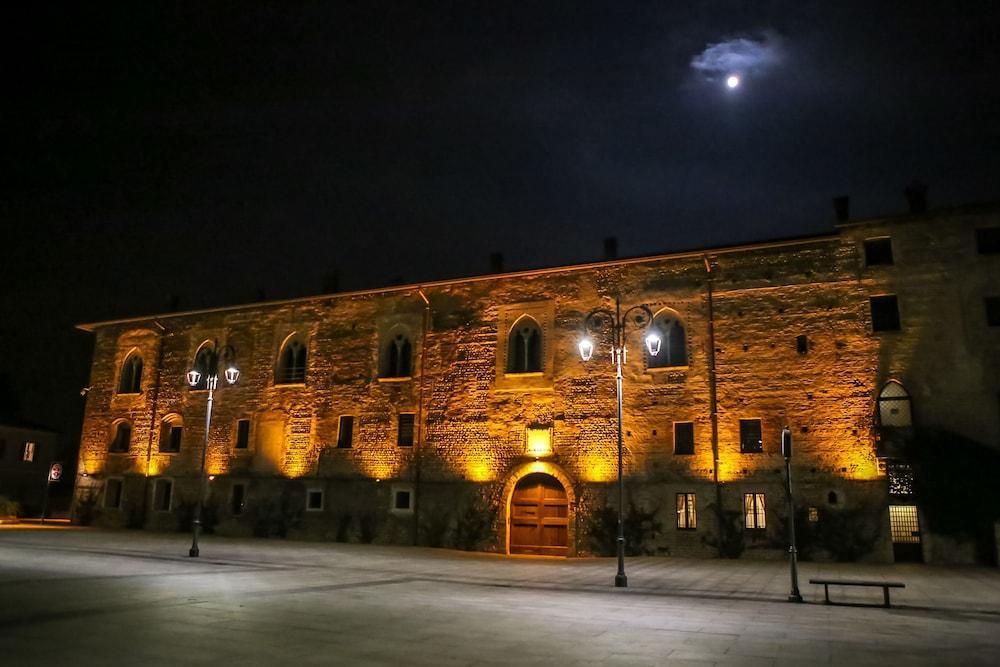 Castello Visconteo Ξενοδοχείο Cassano dʼAdda Εξωτερικό φωτογραφία